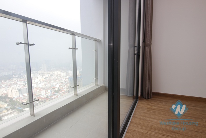 Unfurnished two bedrooms apartment for rent in Vinhome Metropolis, Ba Dinh district, Ha Noi